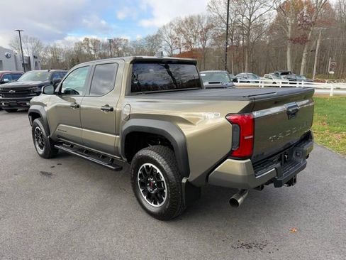 Used 2025 Toyota Tacoma TRD Off-Road image 4
