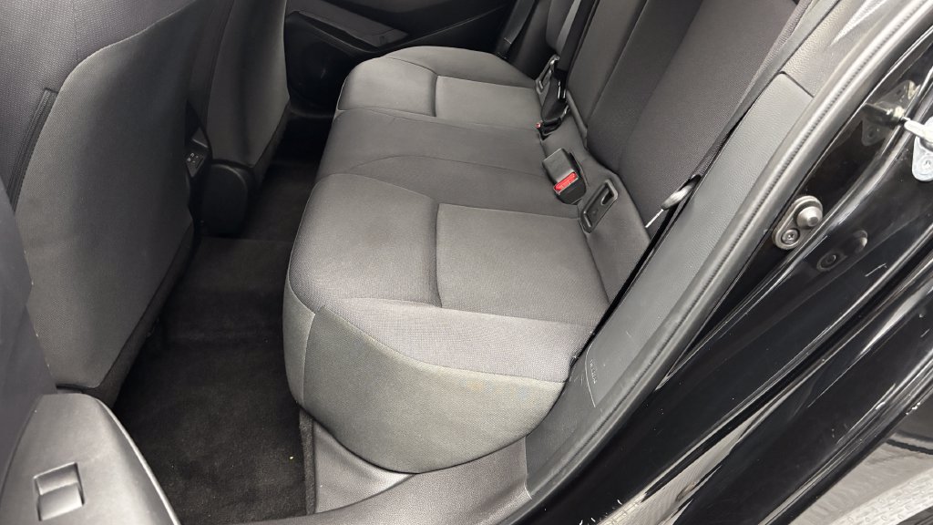 Used 2024 Toyota Corolla LE w/ LE Convenience Package FWD image 31