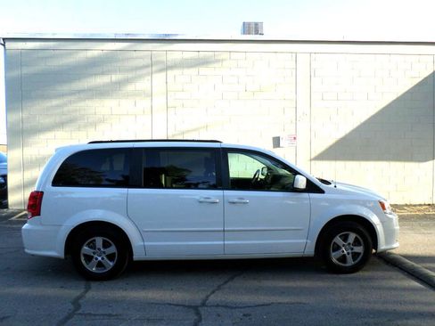 Used 2012 Dodge Grand Caravan SXT image 1