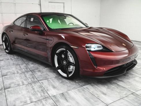 Used 2021 Porsche Taycan RWD image 3
