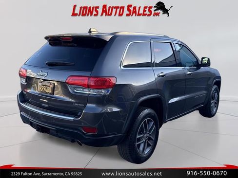 Used 2017 Jeep Grand Cherokee Limited AWD/4WD image 5