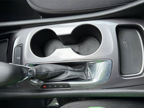 Used 2022 Chevrolet Malibu LS FWD image 19
