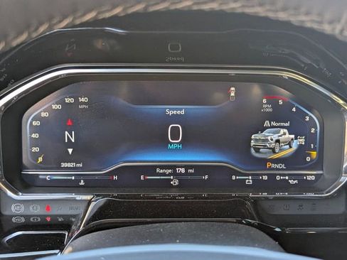 Used 2024 Chevrolet Silverado 2500 LT image 36