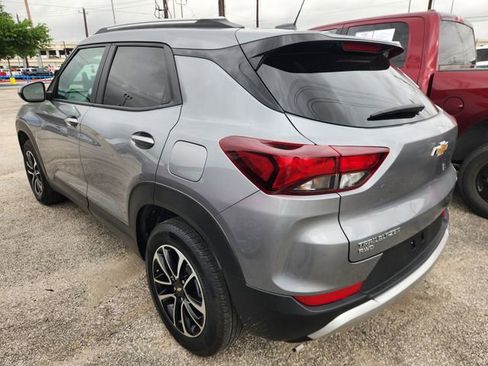 Used 2025 Chevrolet TrailBlazer LT image 4