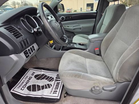 Used 2009 Toyota Tacoma PreRunner image 9