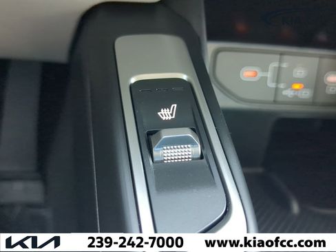 New 2025 Kia Sorento S w/ Panoramic Sunroof Package image 24