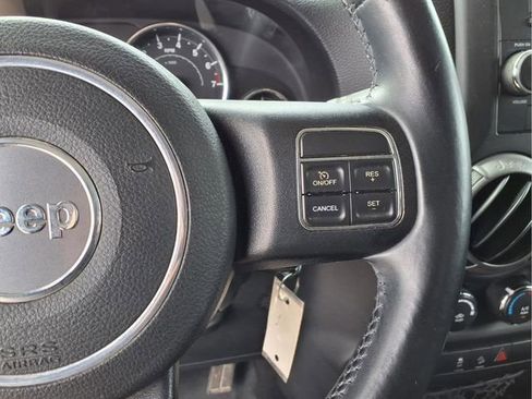 Used 2012 Jeep Wrangler Sport AWD/4WD image 13