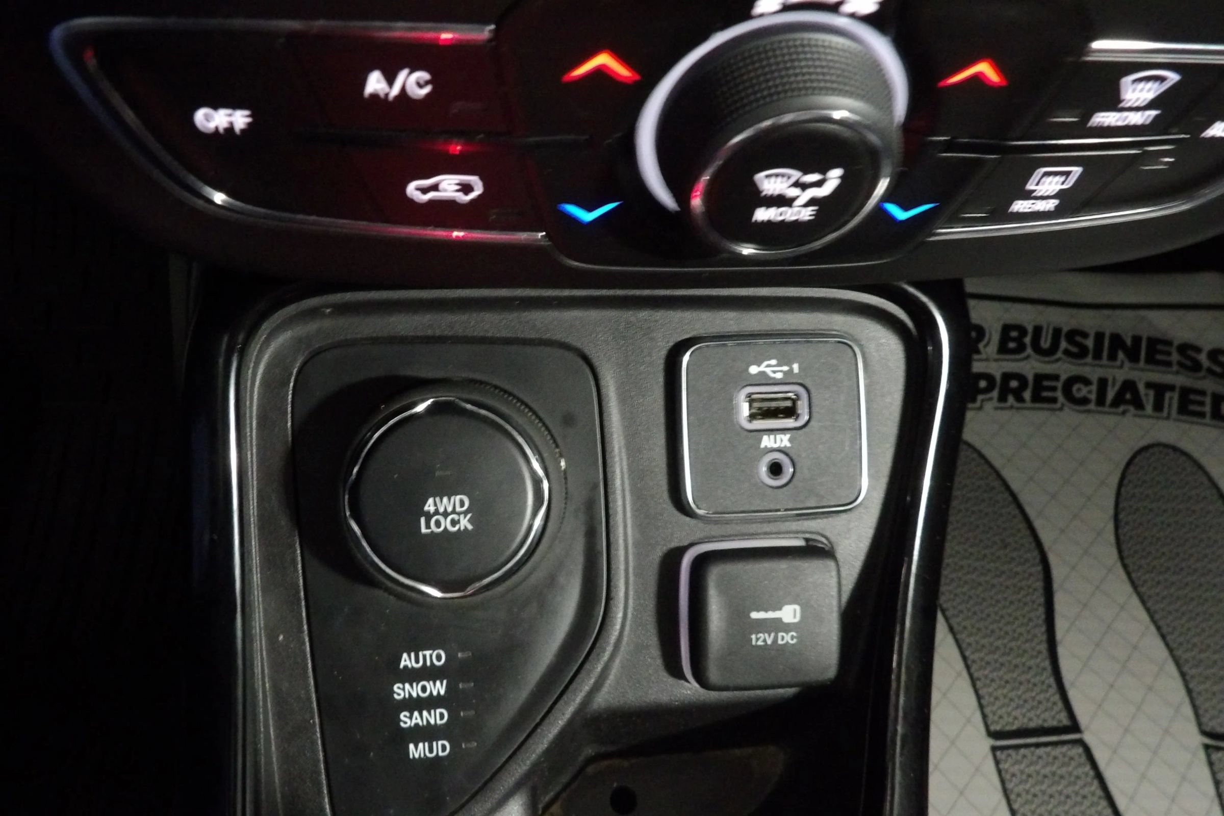 Used 2020 Jeep Compass Limited AWD/4WD image 13