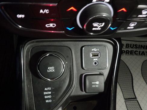 Used 2020 Jeep Compass Limited AWD/4WD image 13