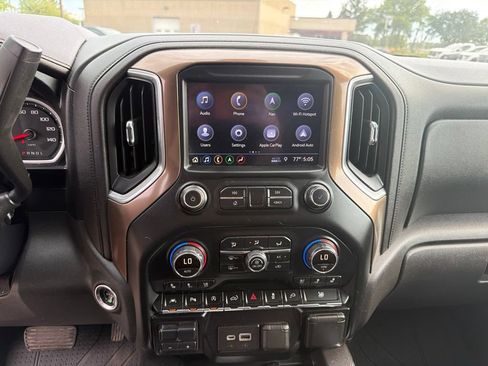 Used 2019 Chevrolet Silverado 1500 High Country w/ Technology Package AWD/4WD image 14