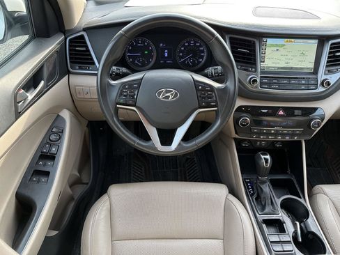 Used 2017 Hyundai Tucson SE Plus image 12