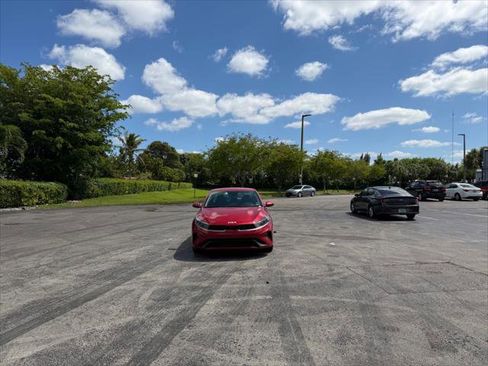 Used 2024 Kia Forte LXS image 7