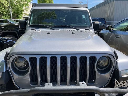 Used 2020 Jeep Wrangler Unlimited Sahara AWD/4WD image 3