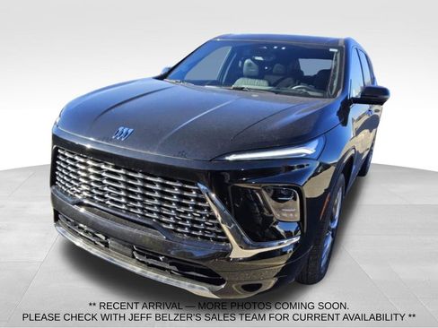 Used 2025 Buick Enclave Avenir image 1