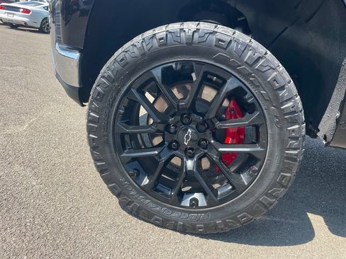 Used 2022 Chevrolet Silverado 1500 LTZ w/ LTZ Premium Package AWD/4WD image 22
