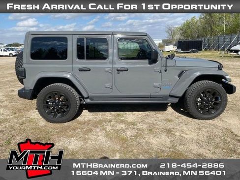 Used 2022 Jeep Wrangler Unlimited Sahara w/ Cold Weather Group AWD/4WD image 1