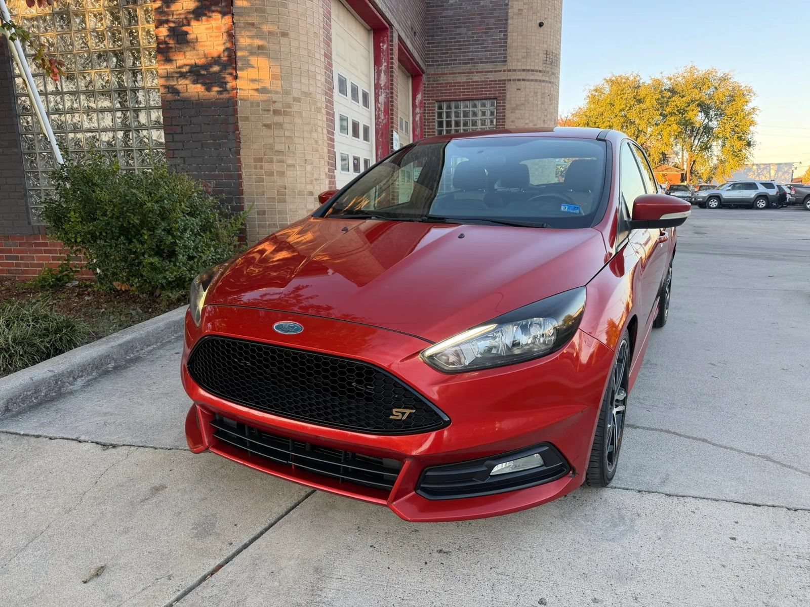 Used 2018 Ford Focus ST FWD image 1