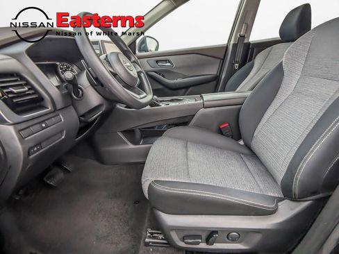 Used 2022 Nissan Rogue SV image 27