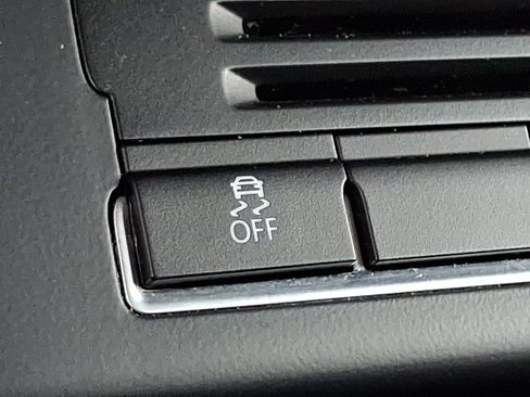 Used 2016 Volkswagen Tiguan S image 23