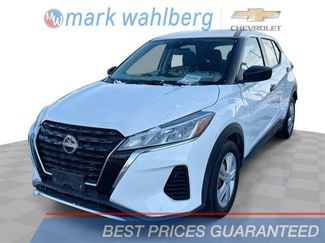 Used 2023 Nissan Kicks S video 1