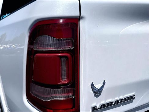 Used 2022 RAM 1500 Laramie AWD/4WD image 23