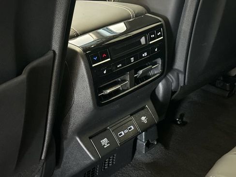 Used 2023 Acura MDX SH-AWD w/ Advance Package image 19