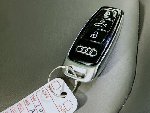 Used 2022 Audi Q8 Premium AWD/4WD image 47