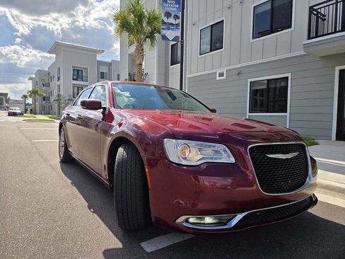 Used 2016 Chrysler 300 Limited RWD image 4