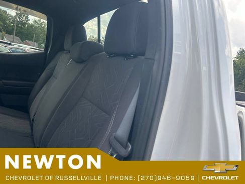 Used 2016 Toyota Tacoma TRD Off-Road w/ Towing Package AWD/4WD image 32