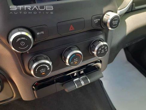Used 2022 RAM 1500 Big Horn AWD/4WD image 23