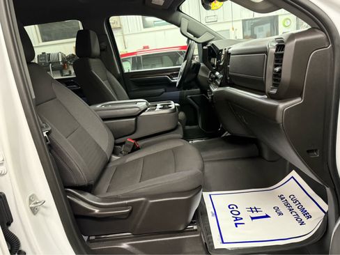 Used 2024 Chevrolet Silverado 2500 LT image 28
