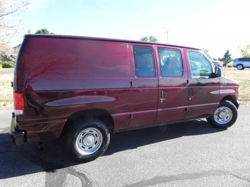 Used 2006 Ford E-150 and Econoline 150 image 4