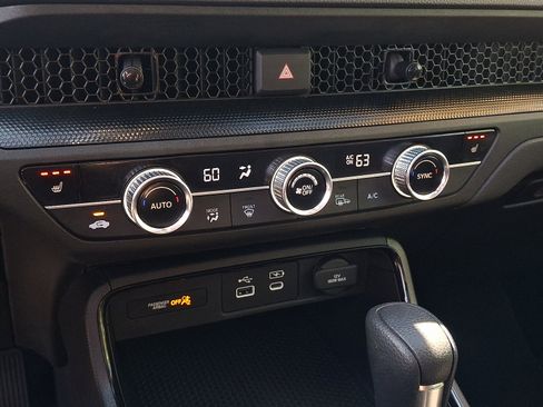 Used 2023 Honda CR-V EX image 19