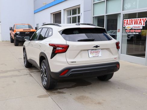 New 2026 Chevrolet Trax RS w/ Sunroof Package FWD image 8