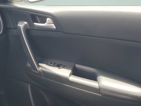 Used 2018 Kia Sportage LX FWD image 14