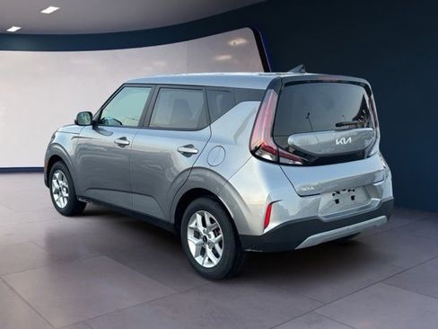 Certified 2023 Kia Soul LX w/ LX Technology Package image 3
