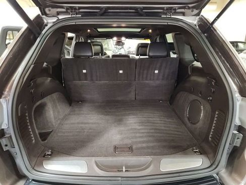 Used 2018 Jeep Grand Cherokee Overland image 29