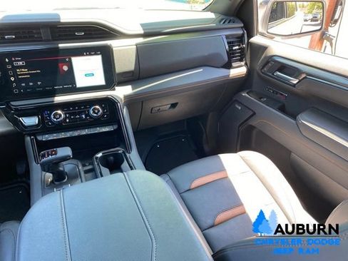 Used 2025 GMC Sierra 1500 AT4 w/ AT4 Premium Package AWD/4WD image 29