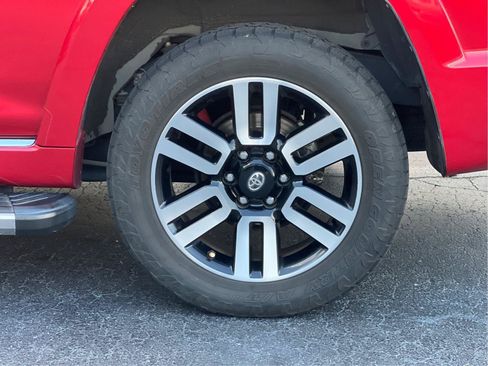 Used 2020 Toyota 4Runner Limited AWD/4WD image 29