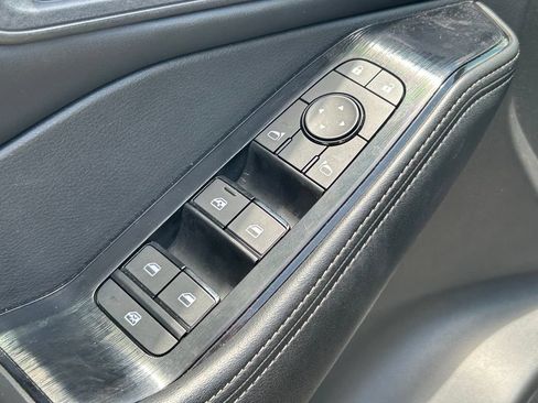Used 2025 Nissan Rogue SV FWD image 19
