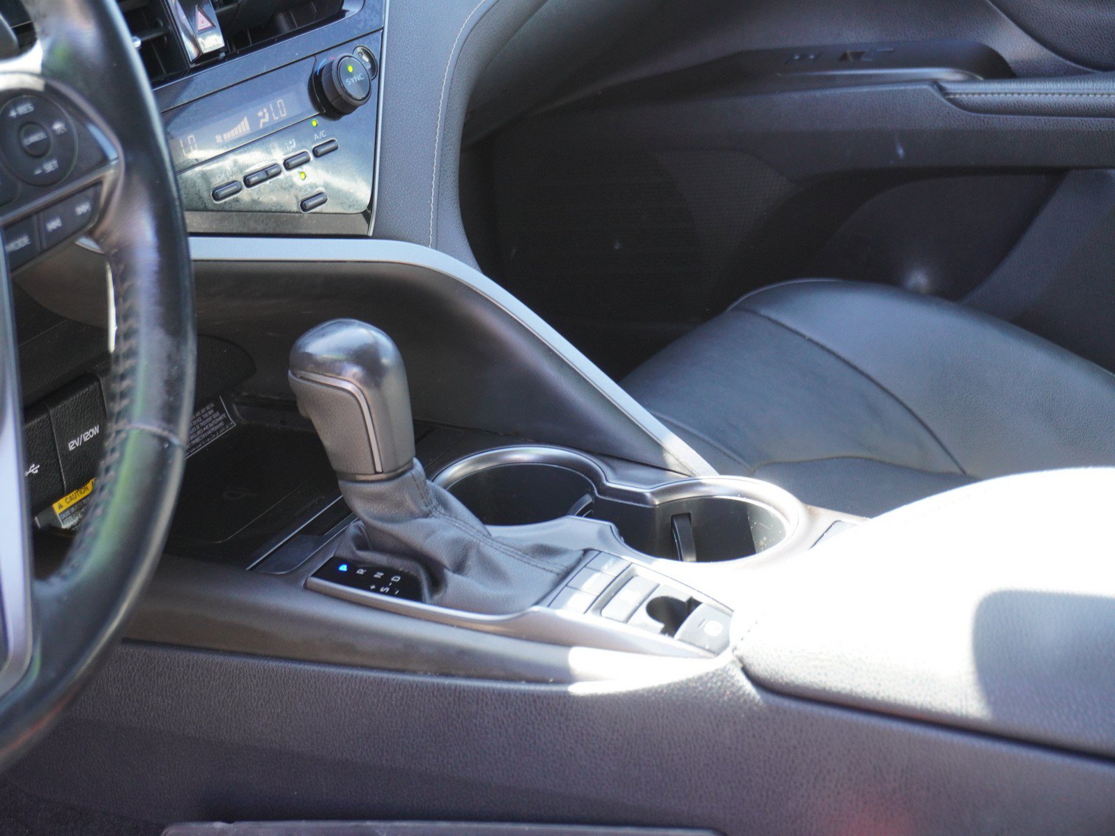 Used 2021 Toyota Camry XSE AWD/4WD image 21