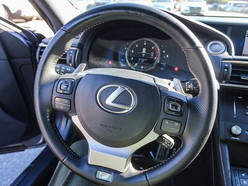 Used 2017 Lexus RC 200t image 15