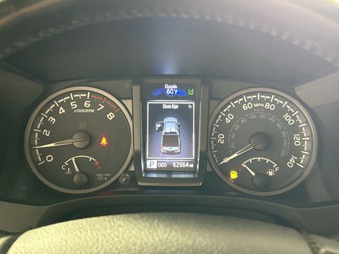 Used 2022 Toyota Tacoma TRD Off-Road w/ Technology Package AWD/4WD image 14