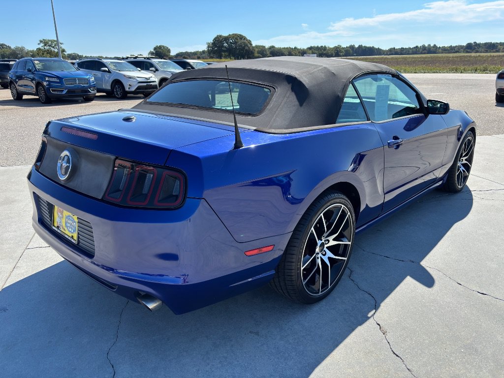 Used 2014 Ford Mustang Premium RWD image 4