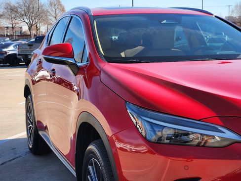 Used 2025 Lexus NX 250 FWD w/ Accessory Package (2T) image 8