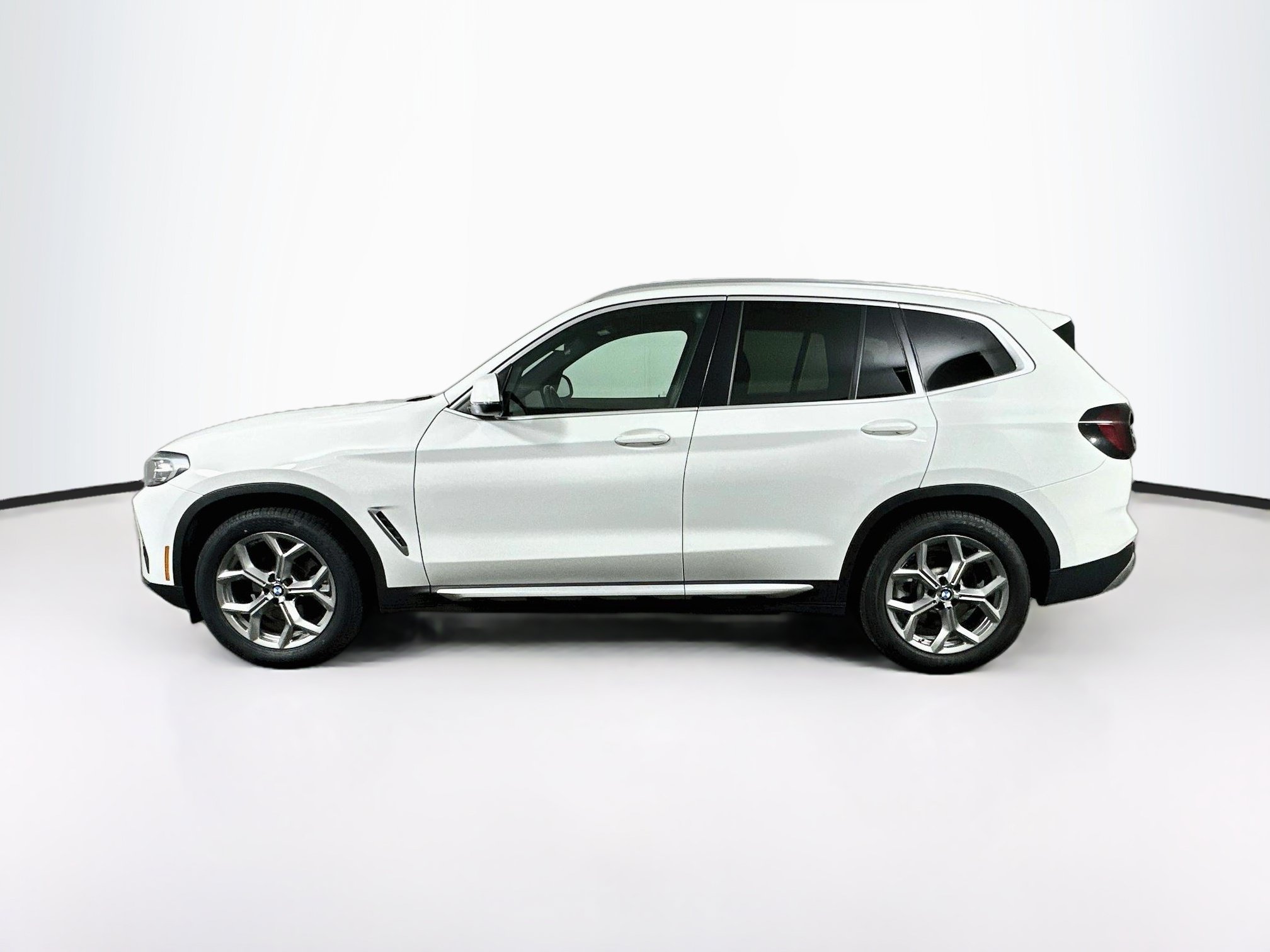Used 2024 BMW X3 sDrive30i RWD image 4
