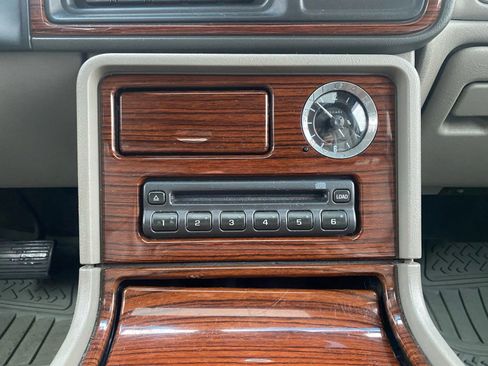 Used 2004 Cadillac Escalade Luxury image 14