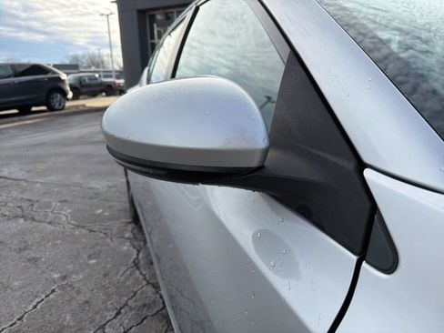 Used 2020 Nissan Sentra SV image 3