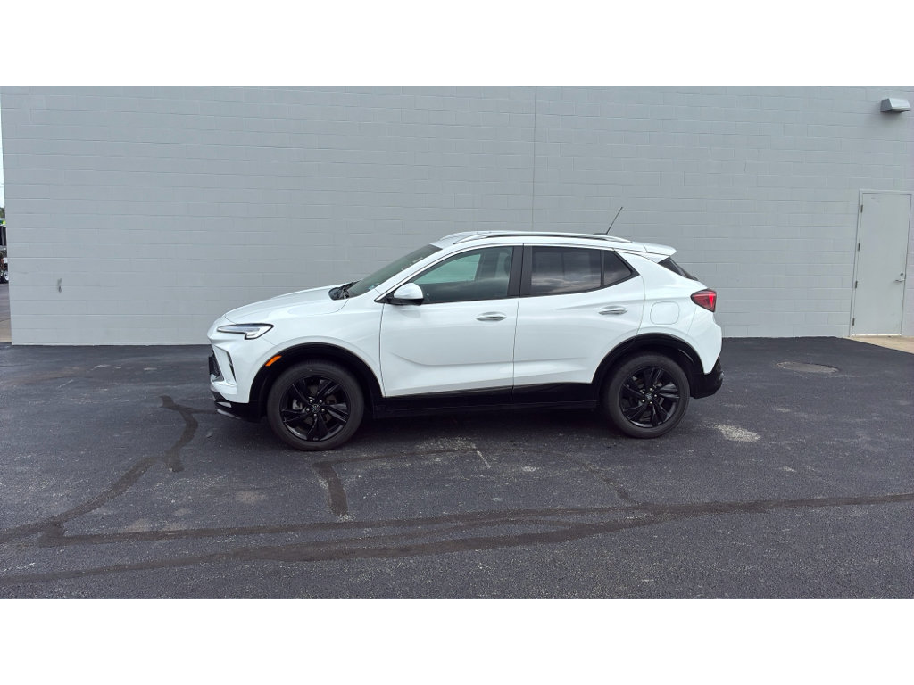 Used 2024 Buick Encore GX Sport Touring FWD image 4