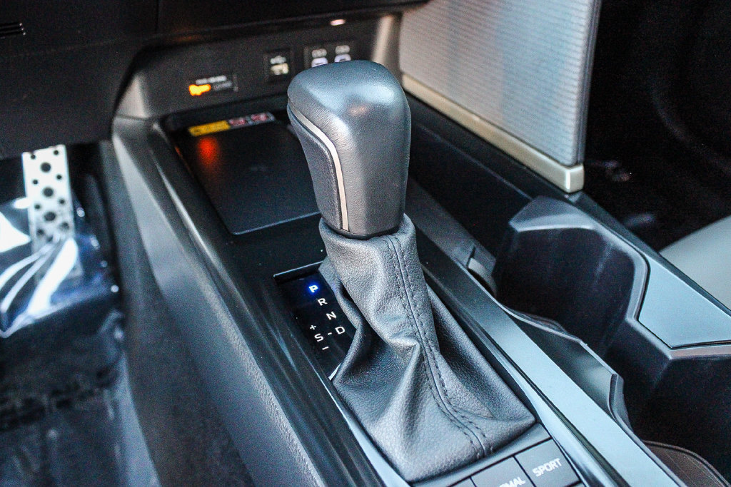 Used 2025 Toyota Camry SE w/ Convenience Package FWD image 20
